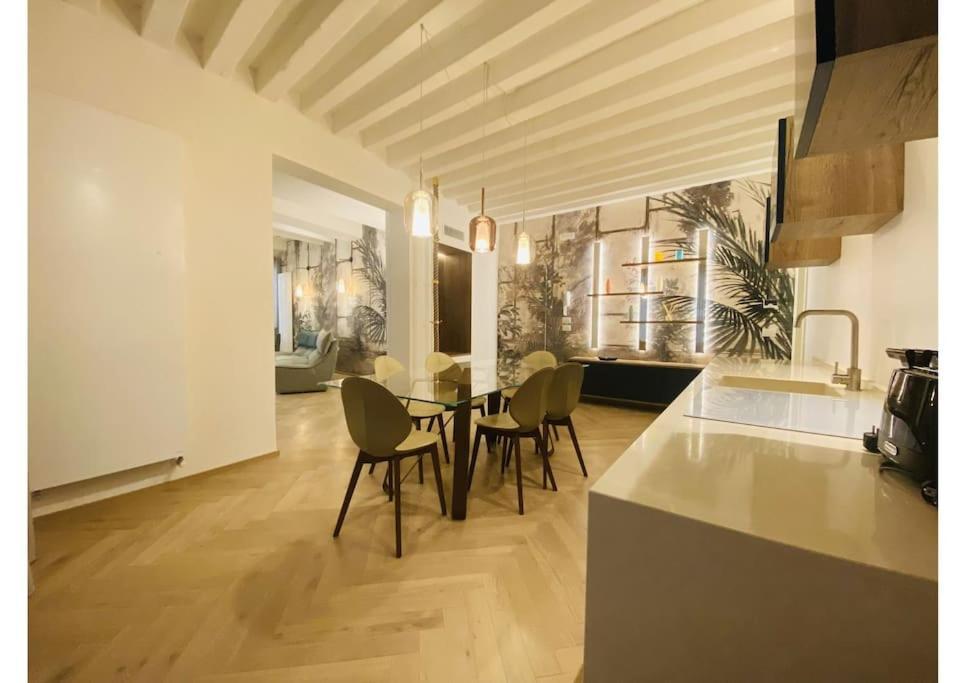 Sweet Time Venice, Luxury San Marco Frezzaria Apt! Buitenkant foto