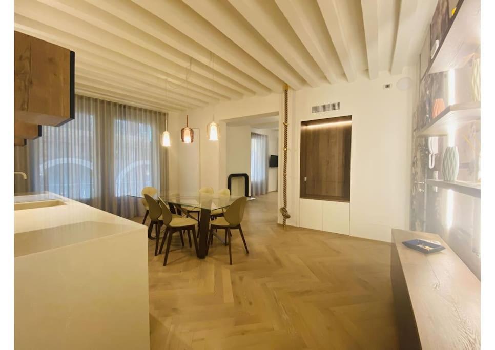 Sweet Time Venice, Luxury San Marco Frezzaria Apt! Buitenkant foto